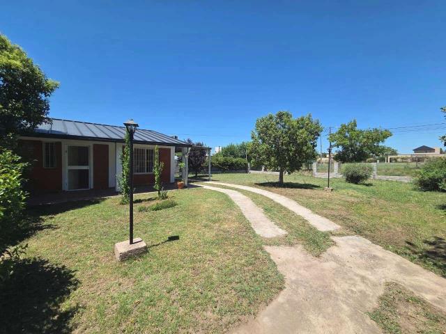 Venta de espectacular Casa 2 ambientes en Juana Koslay