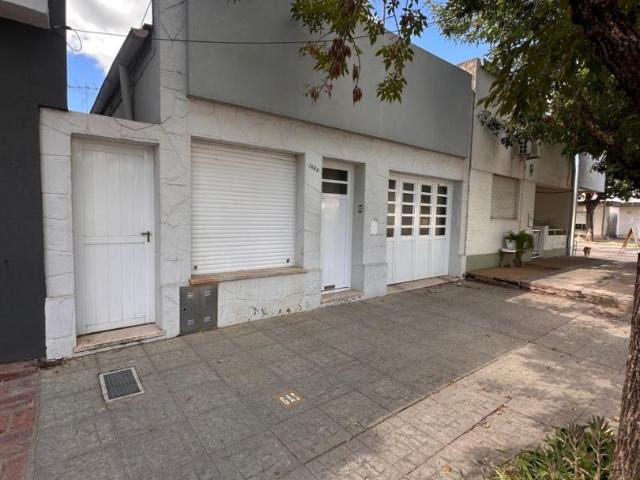 Venta de espectacular Casa 3 ambientes en La Esperanza