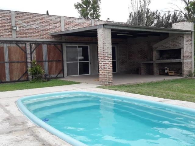 Venta de espectacular Casa 2 ambientes en Nogoyá