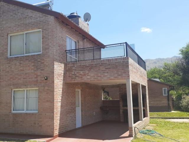 Venta de espectacular Casa 2 ambientes en Potrero de los Funes
