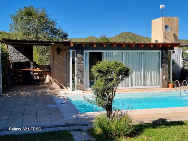 Venta de espectacular Casa 2 ambientes en Potrero de los Funes