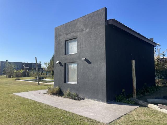 Venta de espectacular Casa 2 ambientes en San Vicente