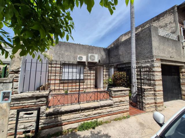 Venta de espectacular Casa 3 ambientes en Tres De Febrero Ciudadela