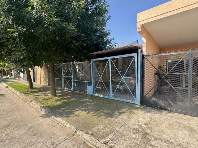 Venta de espectacular Casa 3 ambientes en Tres De Febrero Pablo Podesta