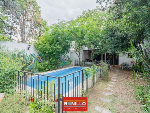 Venta de espectacular Casa 3 ambientes en Agronomía