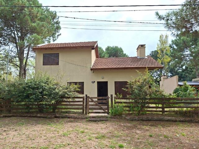 Venta de espectacular Casa 3 ambientes en Aguas Verdes