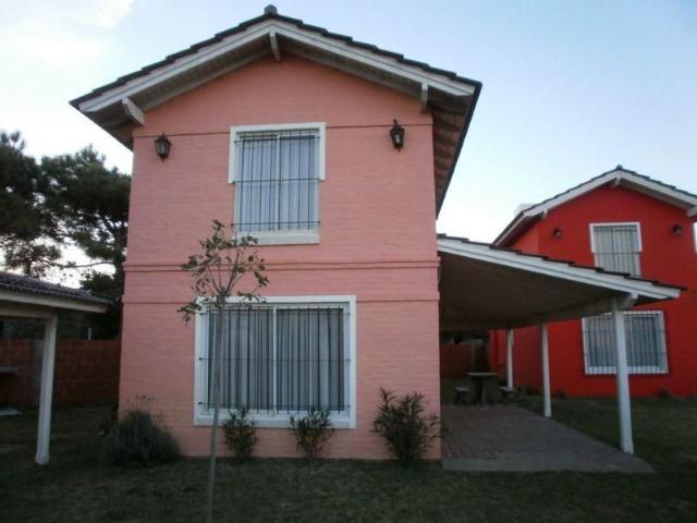 Venta de espectacular Casa 3 ambientes en Aguas Verdes