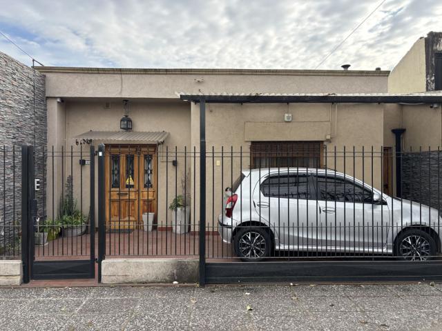 Venta de espectacular Casa 3 ambientes en Almirante Brown Claypole
