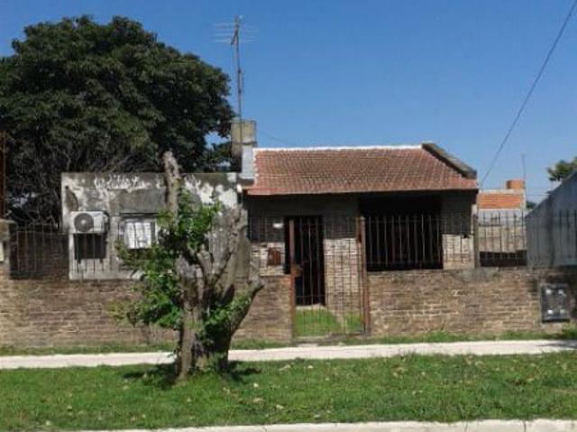 Venta de espectacular Casa 3 ambientes en Almirante Brown Claypole