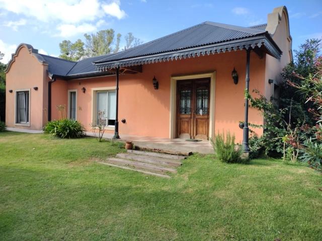 Venta de espectacular Casa 3 ambientes en Campana