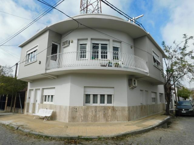 Venta de espectacular Casa 3 ambientes en Chascomús Chascomús