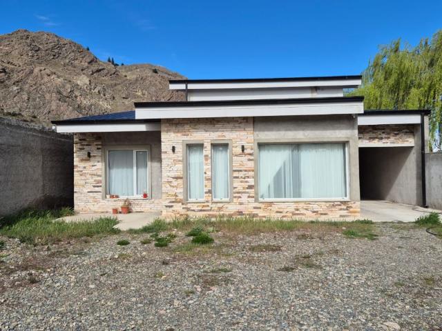 Venta de espectacular Casa 3 ambientes en Esquel
