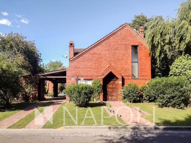 Venta de espectacular Casa 3 ambientes en Ezeiza