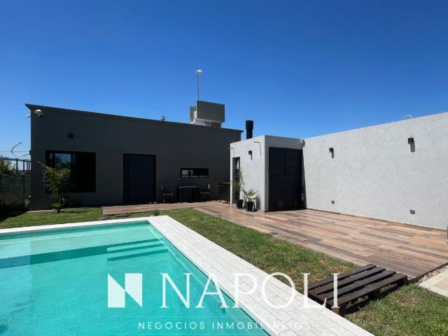 Venta de espectacular Casa 3 ambientes en Ezeiza