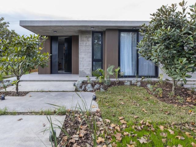 Venta de espectacular Casa 3 ambientes en Ezeiza