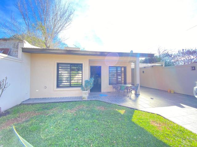 Venta de espectacular Casa 3 ambientes en Ezeiza Tristán Suárez