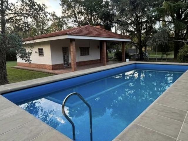Venta de espectacular Casa 3 ambientes en Funes