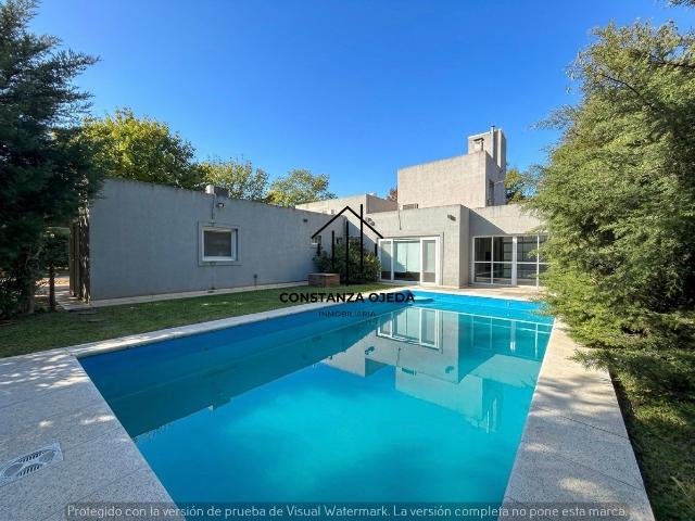 Venta de espectacular Casa 3 ambientes en General Rodríguez