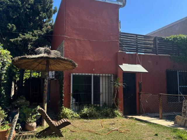 Venta de espectacular Casa 3 ambientes en Ituzaingó