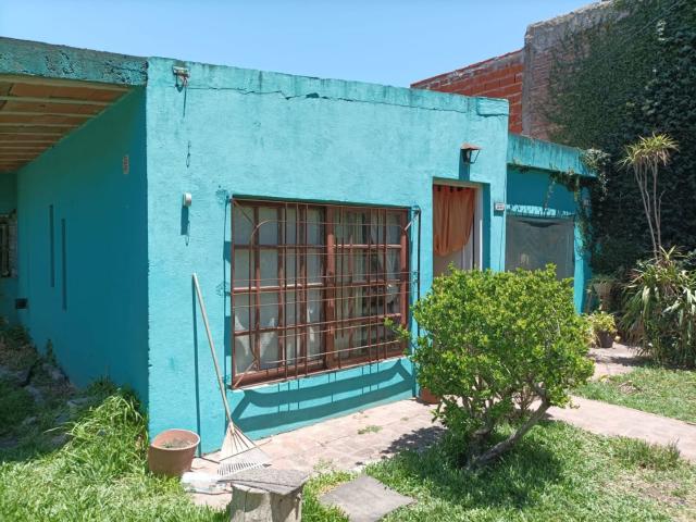 Venta de espectacular Casa 3 ambientes en Ituzaingó
