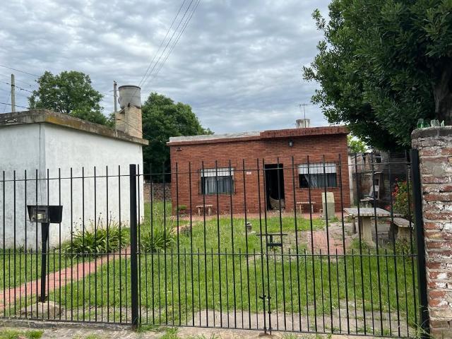 Venta de espectacular Casa 3 ambientes en Ituzaingó