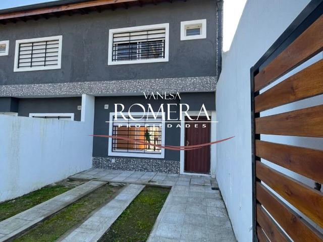 Venta de espectacular Casa 3 ambientes en Ituzaingó