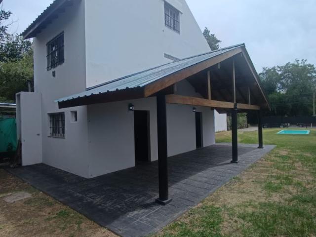 Venta de espectacular Casa 3 ambientes en Ituzaingó