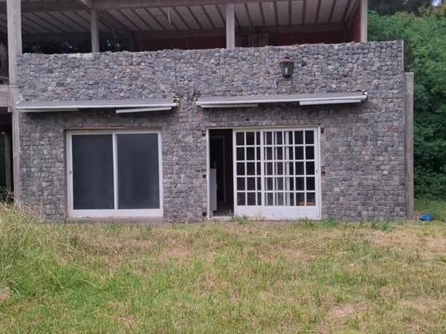 Venta de espectacular Casa 3 ambientes en Ituzaingó Parque Leloir