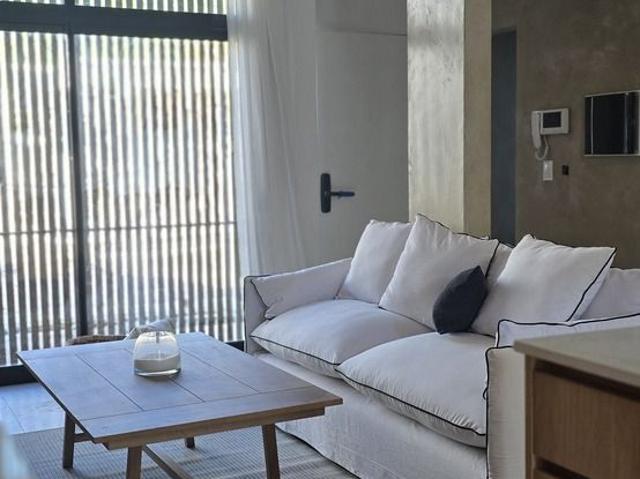 Venta de espectacular Casa 3 ambientes en Ituzaingó Parque Leloir