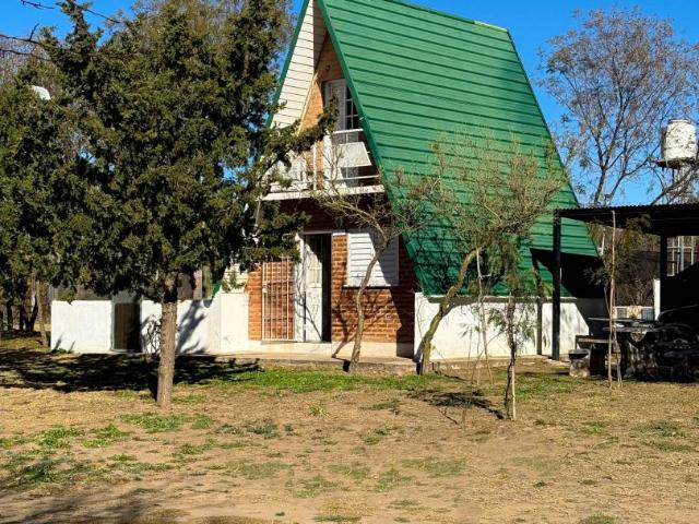 Venta de espectacular Casa 2 ambientes en Juana Koslay