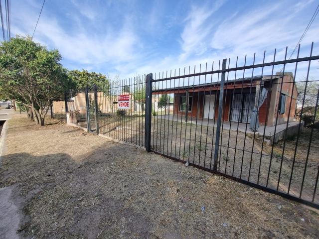 Venta de espectacular Casa 3 ambientes en Juana Koslay