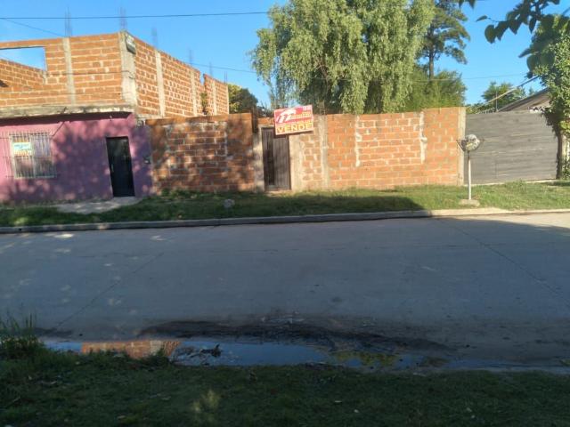 Venta de espectacular Casa 3 ambientes en La Matanza González Catán