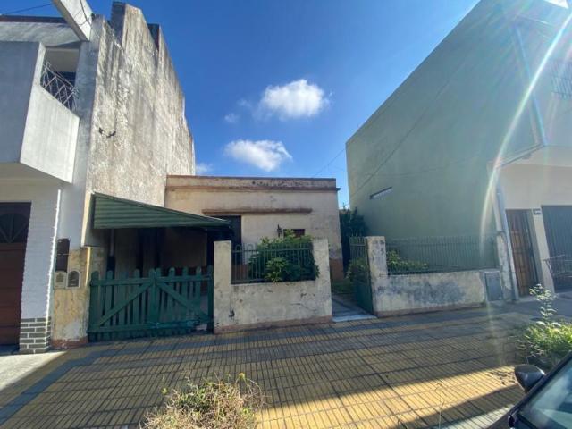 Venta de espectacular Casa 3 ambientes en Lanús