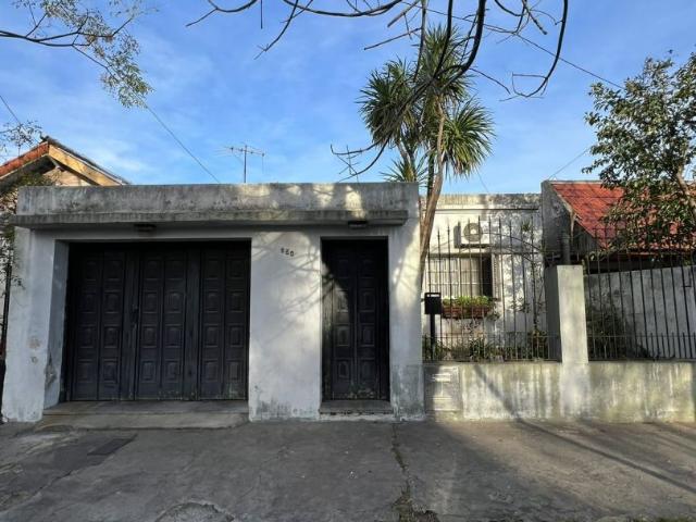 Venta de espectacular Casa 3 ambientes en Lanús