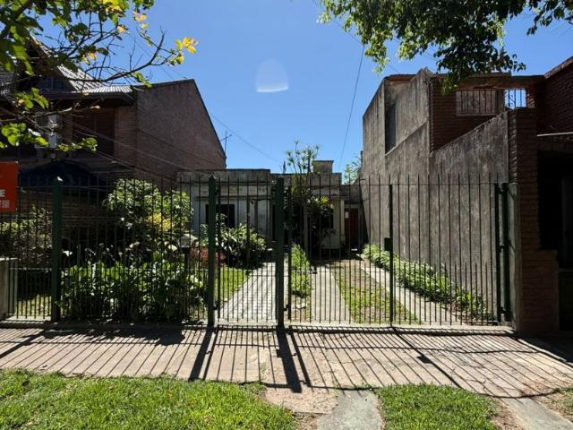 Venta de espectacular Casa 3 ambientes en Lanús Valentín Alsina