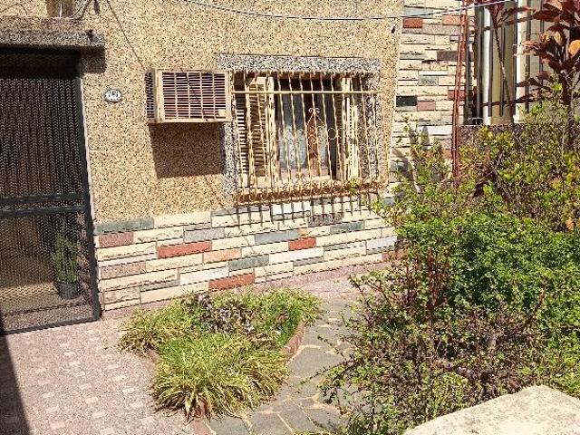 Venta de espectacular Casa 3 ambientes en Lanús Lanús Este
