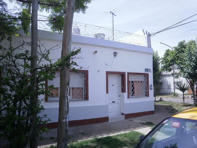 Venta de espectacular Casa 3 ambientes en Lanús Lanús Este