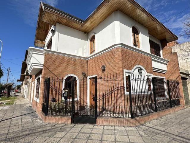Venta de espectacular Casa 3 ambientes en Lanús Lanús Este
