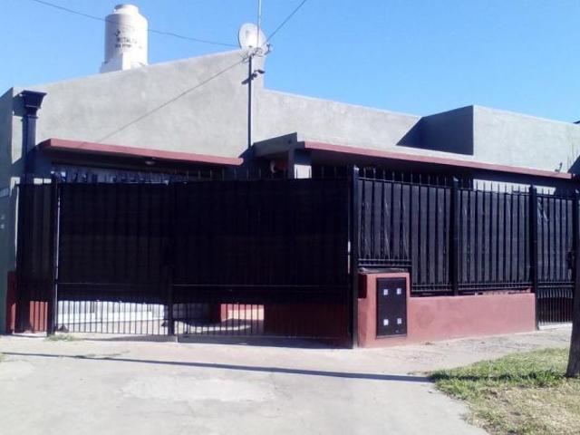 Venta de espectacular Casa 3 ambientes en Lanús Monte Chingolo