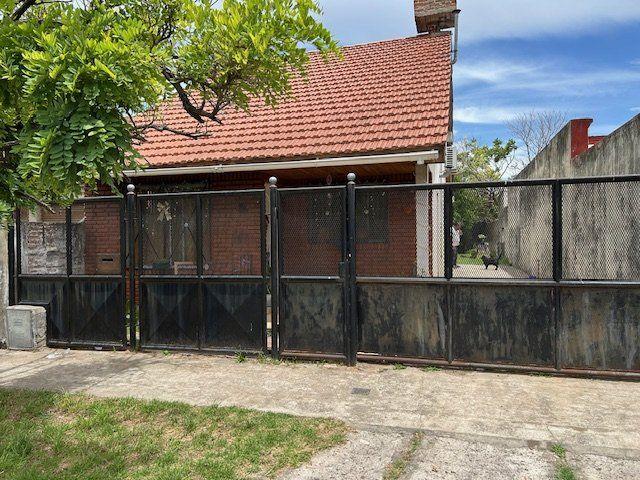 Venta de espectacular Casa 3 ambientes en Lanús Remedios de Escalada