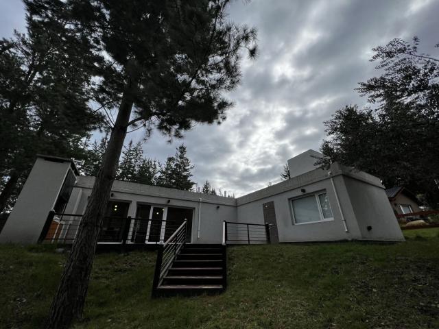 Venta de espectacular Casa 3 ambientes en Lago Puelo