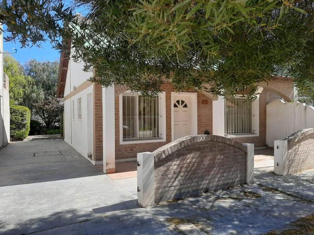Venta de espectacular Casa 3 ambientes en Las Grutas