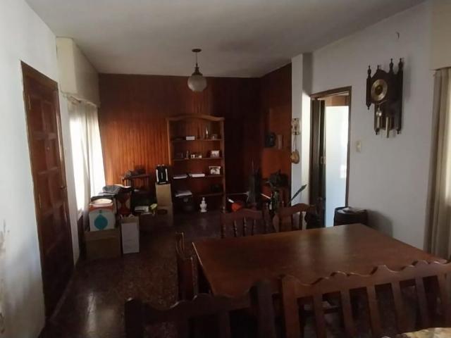 Venta de espectacular Casa 3 ambientes en Lomas de Zamora