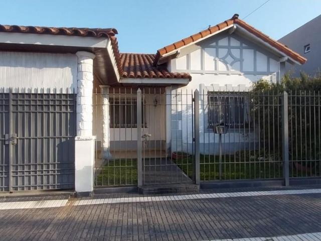 Venta de espectacular Casa 3 ambientes en Lomas de Zamora