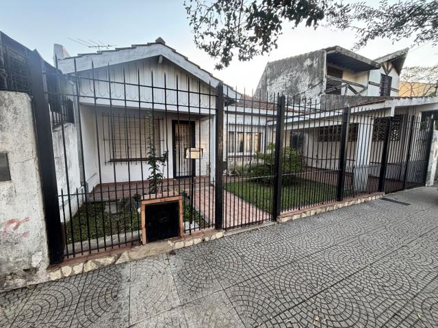 Venta de espectacular Casa 3 ambientes en Lomas de Zamora Temperley