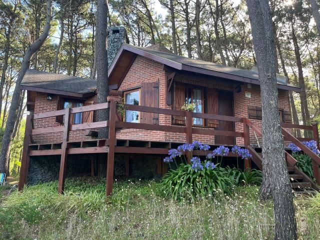 Venta de espectacular Casa 3 ambientes en Mar Azul