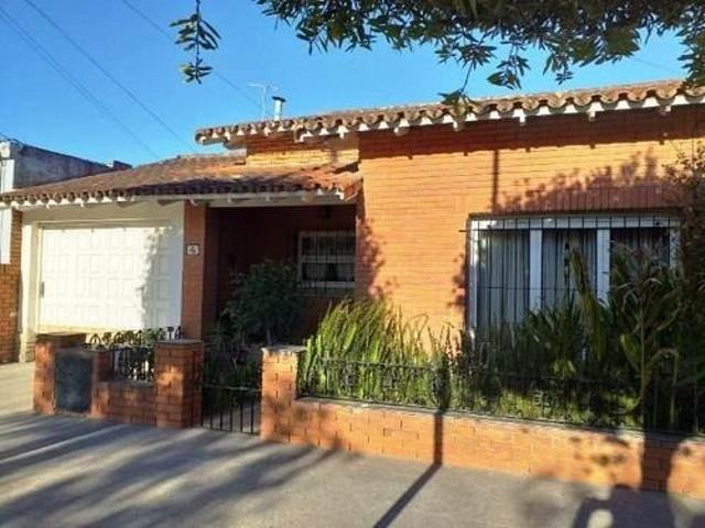 Venta de espectacular Casa 3 ambientes en Miramar