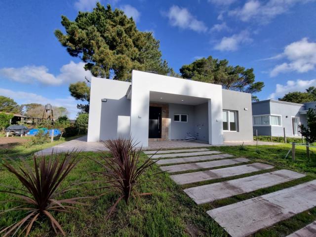 Venta de espectacular Casa 3 ambientes en Miramar