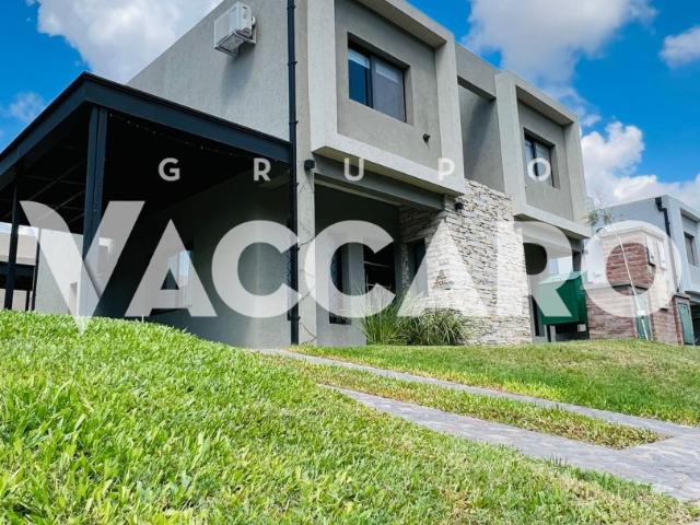 Venta de espectacular Casa 3 ambientes en Moreno