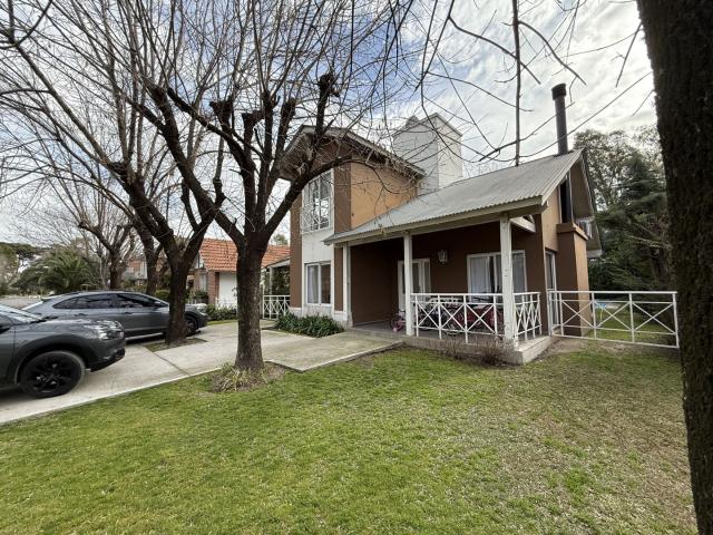 Venta de espectacular Casa 3 ambientes en Moreno